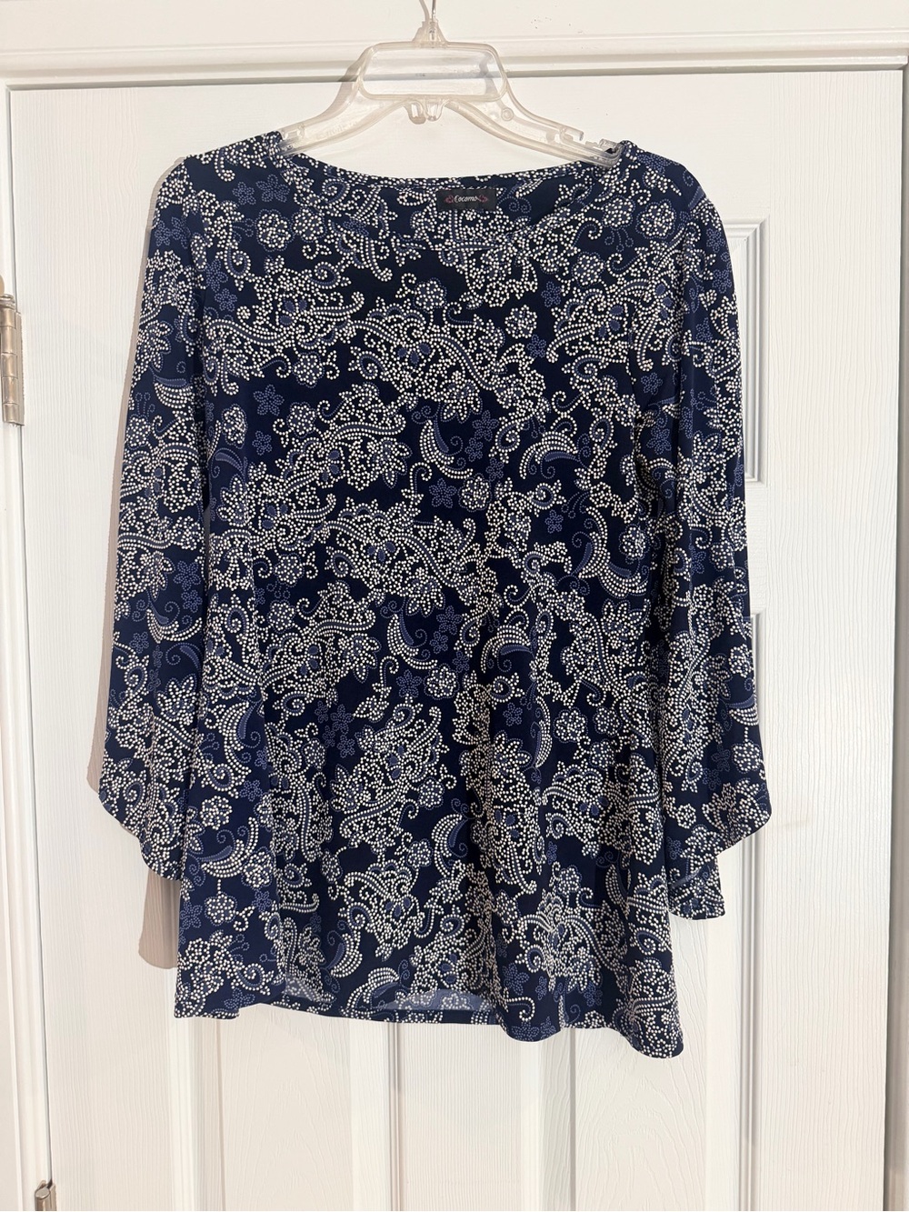 Ladies Size Small "Cocomo" Navy & White Paisley Long-Sleeve Top GUC